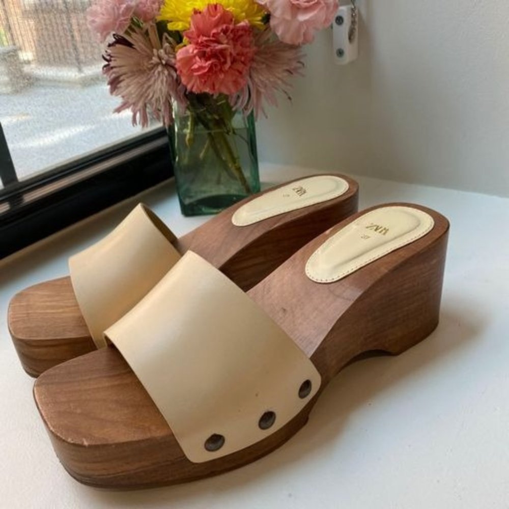 Zara Cream Leather Wooden Studded Clogs Sandals Size 6.5